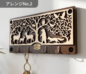 森と動物をテーマにした木製キーフックデザイン