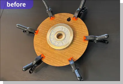 2枚の板を接合中