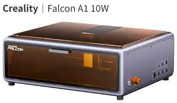 Creality（クリアリティ）製のレーザー加工機 Falcon A1の外観写真。落ち着いたグレーのメタルボディと遮光カバーを備えた、安全性と安定性に優れたデスクトップ型レーザーカッター