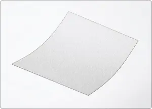 レーザー加工素材の例：紙。白く薄い正方形のシート。